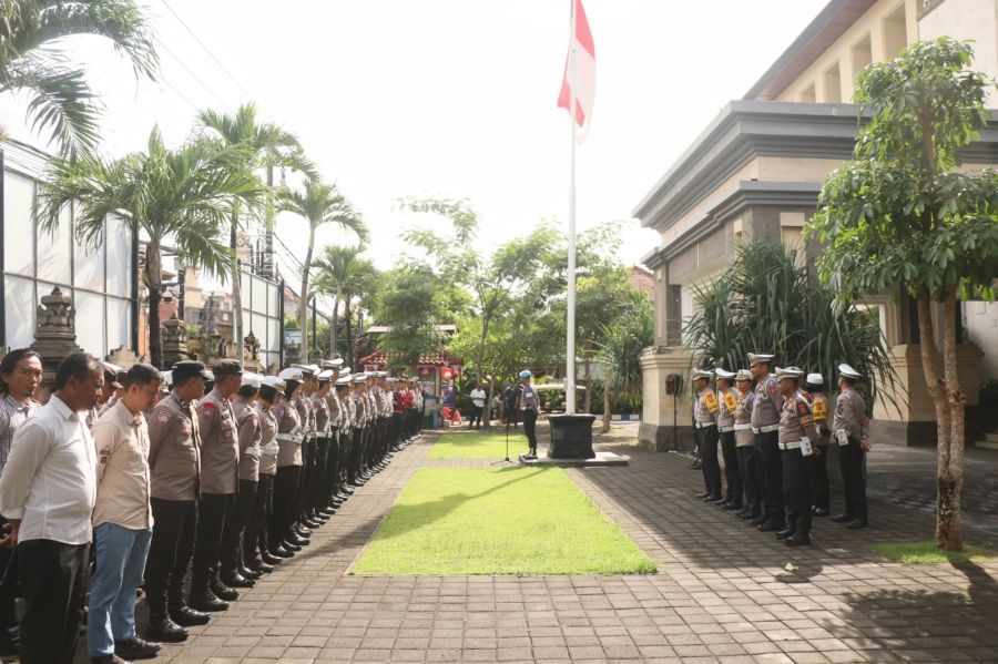 podiumnews.com-Masyarakat Bisa Laporkan Polisi Nakal Lewat Yanduan QR Barcode
