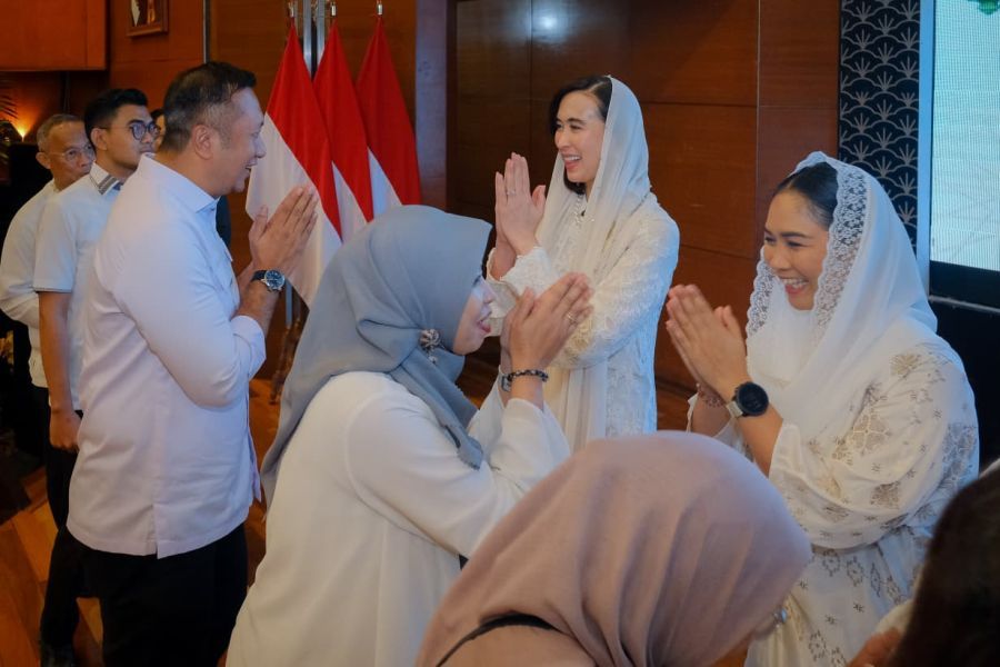 Menteri Pariwisata Widiyanti Putri Wardhana di sela-sela acara Halal Bihalal Keluarga Besar Kementerian Pariwisata di Balairung Soesilo Soedarman, Gedung Sapta Pesona, Jakarta, Kamis (2/4/2026). (kemenpar.go.id)