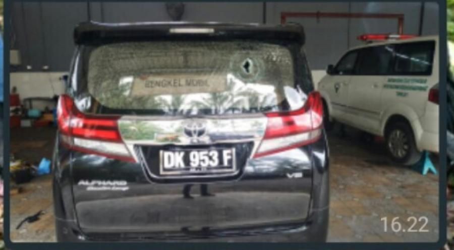 podiumnews.com-Lempar Mobil Dinas Bupati Badung Saat Iring-iringan, Pelaku Diberi Pembinaan