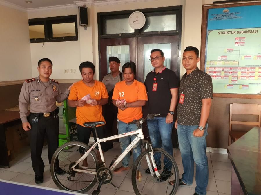 podiumnews.com-Modus Jadi Pemulung, Dua Pria Ini Gasak Villa