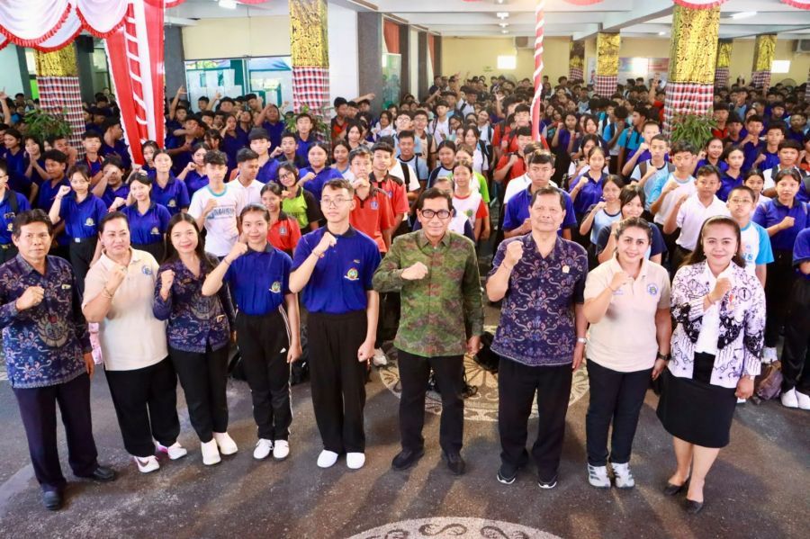 podiumnews.com-MPLS SMK PGRI 5, Sekda Denpasar Bahas Keadaban Digital Citizenship