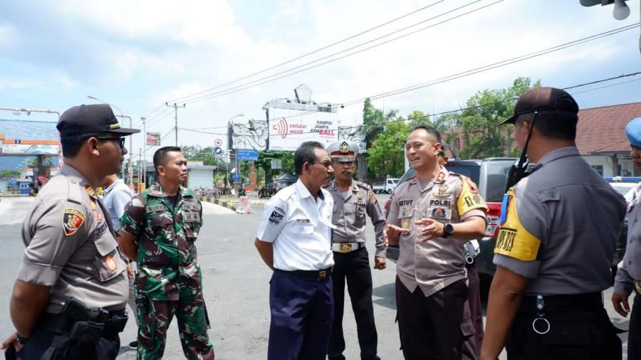 podiumnews.com-Jelang Nataru, Kapolres Jembrana Cek Kesiapan Jalur di Gilimanuk