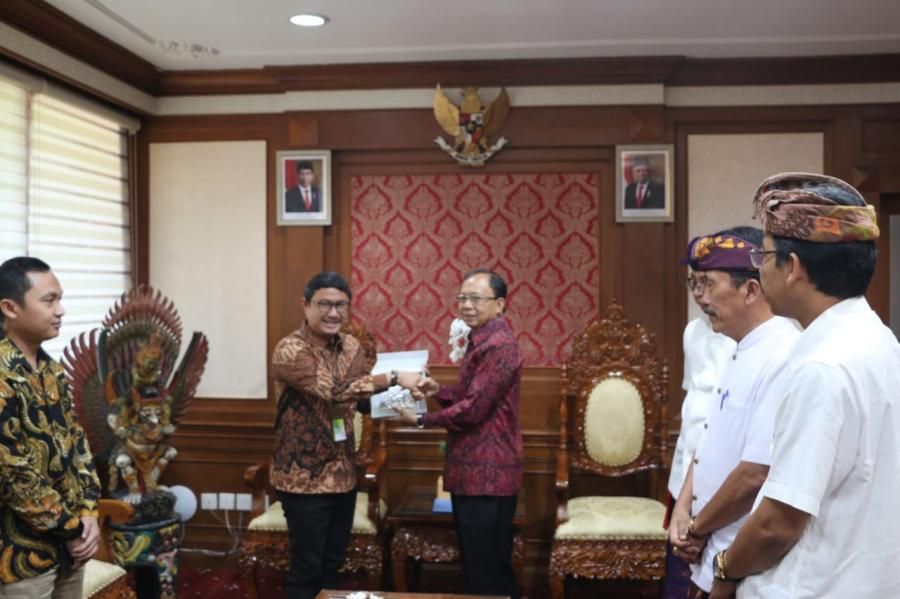 podiumnews.com-Jelang Nataru, Gubernur Koster Minta Pasokan BBM di Bali Tetap Aman