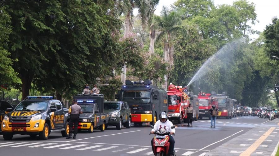 podiumnews.com-Siang Ini, Renon Hingga ITDC Nusa Dua Disemprot Desinfektan