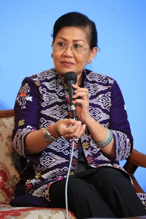 podiumnews.com-Ny Putri Koster: Peran Perempuan Lindungi Keluarga dari Paparan Covid-19