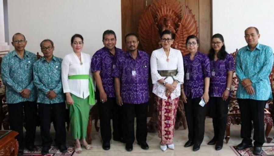 podiumnews.com-Ny Putri Koster Minta FSP Par Badung Perjuangkan Kepentingan Pekerja