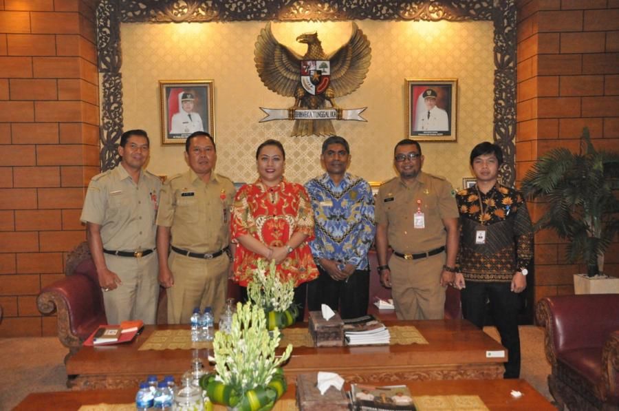 podiumnews.com-Terima Ombudsman, Bupati Eka: Komitmen Memperbaiki yang Masih Kurang