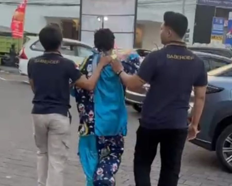 Satpol PP Kota Denpasar melaksanakan operasi Sapu Bersih Gelandangan dan Pengemis (SABERGEP) di sejumlah titik lampu lalu lintas di wilayah Kota Denpasar, Bali, Jumat (25/9/2026). (foto/sukadana)