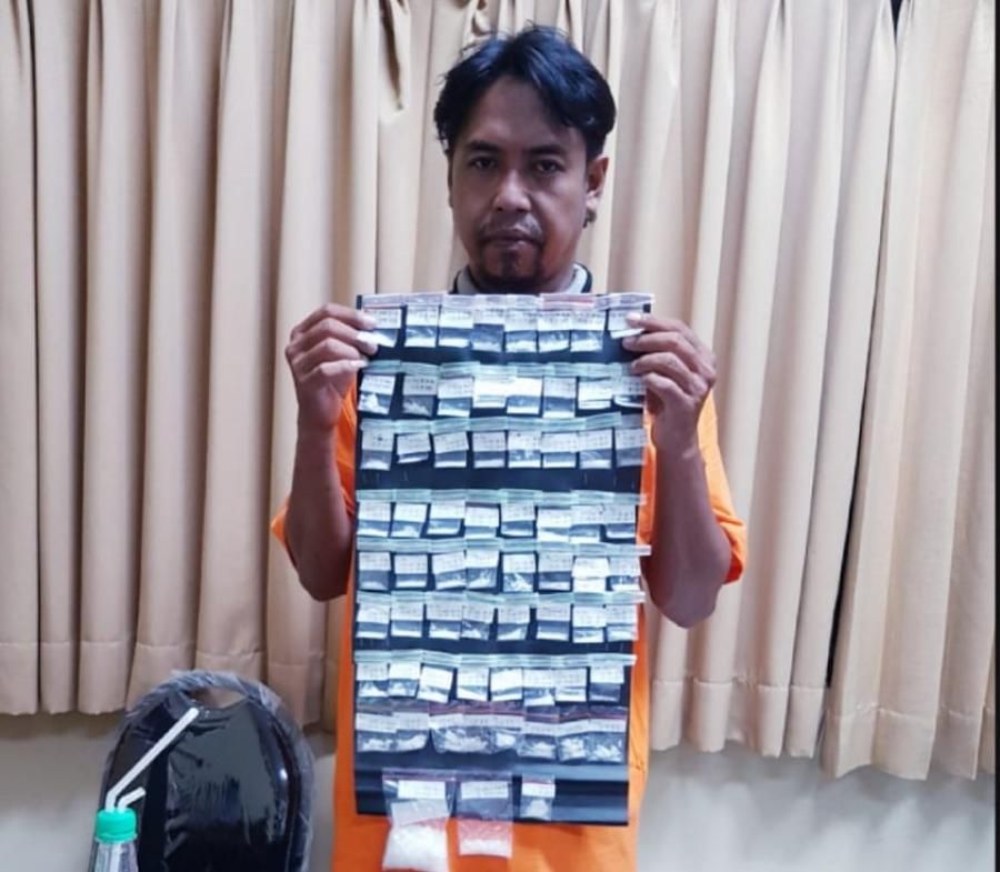 podiumnews.com-Polda Bali Amankan Bandar Narkoba Beserta 67 Paket Sabu Siap Edar 