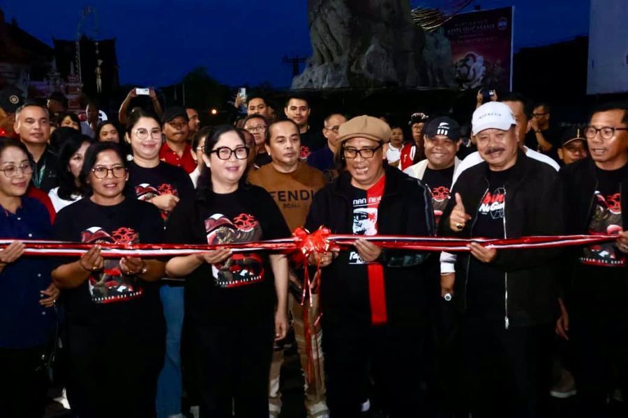 podiumnews.com-Pameran UMKM di HUT Singasana, Bupati Tabanan Puji Kreativitas Pelaku Usaha