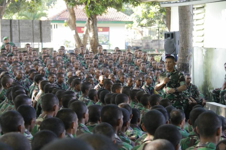 podiumnews.com-Pangdam Udayana: Tumbuhkan Motivasi, Ciptakan Kreasi dalam Mendidik
