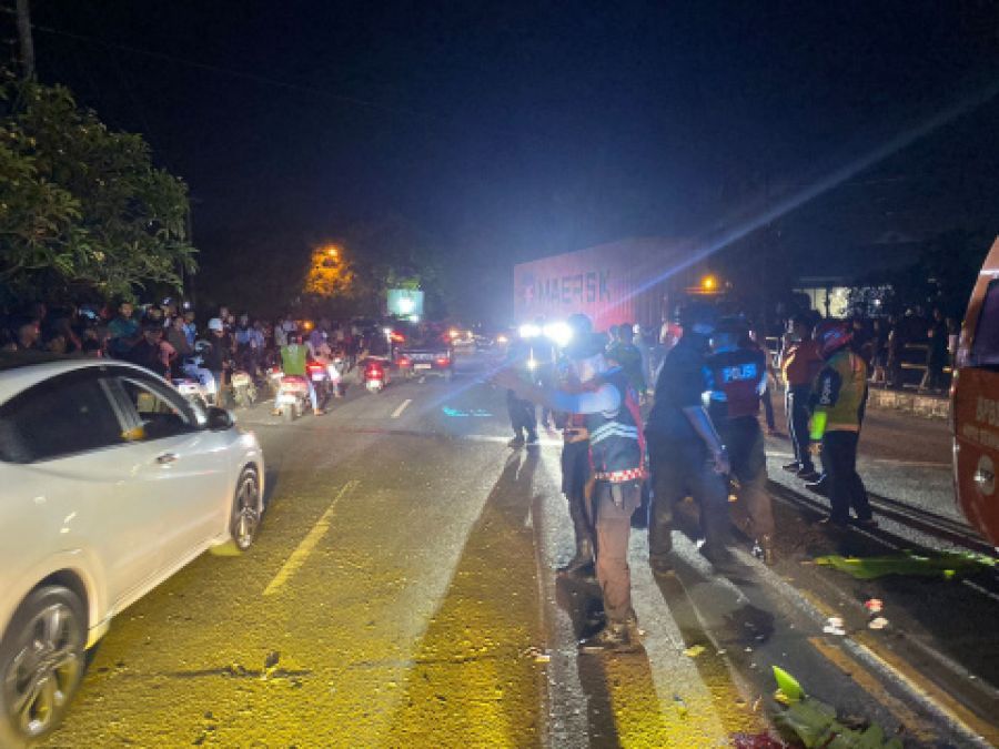 podiumnews.com-Pasangan Kekasih Tewas Tabrakan Sepeda Motor di Mahendradatta