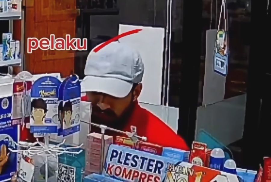 podiumnews.com-Pasangan WNA Curi Uang di Laci Apotek di Mengwi