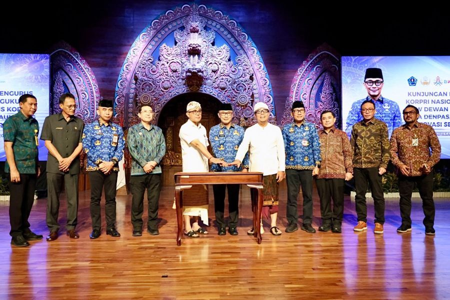 Walikota Denpasar, I Gusti Ngurah Jaya Negara saat kegiatan Pengukuhan Pergantian Antar Waktu (PAW) Dewan Pengurus KORPRI Kota Denpasar yang di sasikan Ketua Umum Dewan Pengurus Nasional (DPN) KORPRI, Prof. Dr. Zudan Arif Fahrulloh, di Ruang Taksu Gedung Dharma Negara Alaya, Denpasar, Bali, Jumat (7/8/2026). (foto/sukadana)