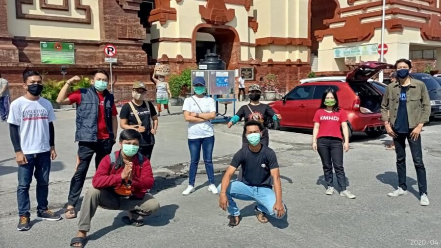 podiumnews.com-Cegah Penyebaran Covid-19, PC KMHDI Denpasar Galang Gerakan 1000 Masker