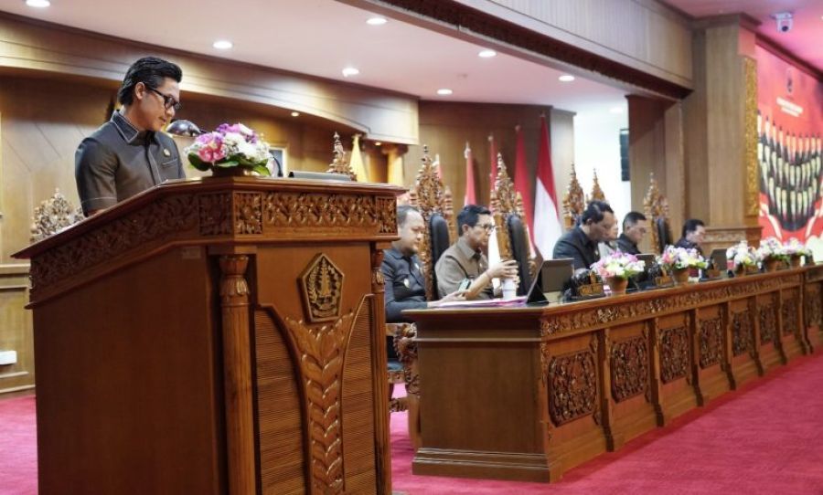 podiumnews.com-PDI Perjuangan Tekankan Efisiensi dalam Pembahasan APBD 2026