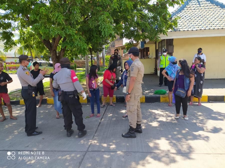 podiumnews.com-Razia Pekerja Seks, Pria Hidung Belang Ngacir Kabur