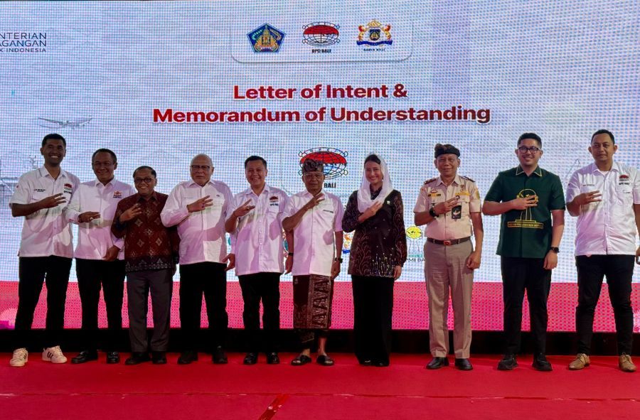 podiumnews.com-Pelantikan Pengurus GPEI, Gubernur Koster Ingin Bali Jadi Hub Ekspor