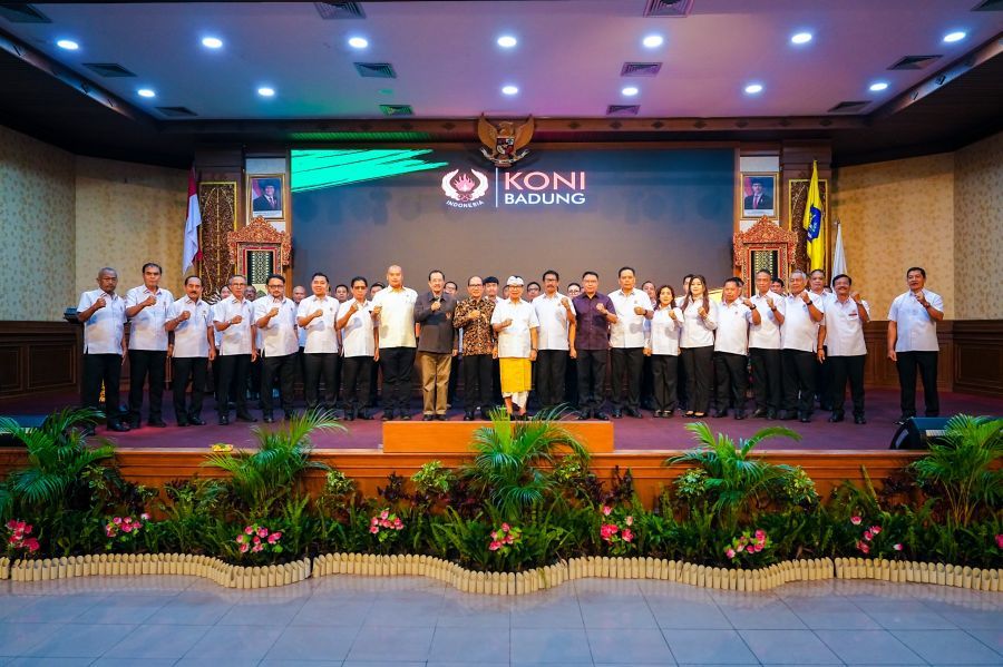 Bupati Badung, I Wayan Adi Arnawa menghadiri Pelantikan Pengurus KONI Badung Masa Bakti 2025-2029 di Puspem Badung, Bali, Rabu (18/2/2026). (foto/adi)