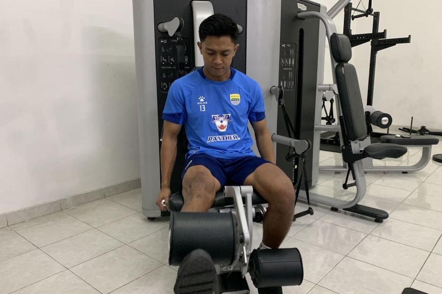 podiumnews.com-Pemain Depan Persib Febri dan Perjuangannya Setelah Operasi