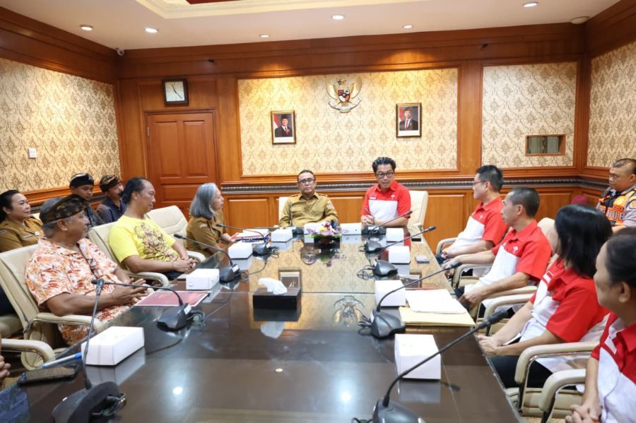 Walikota Denpasar, I Gusti Ngurah Jaya Negara menerima audensi Perimpunan INTI Bali, di Kantor Walikota Denpasar, Bali, Senin (9/2/2026). (foto/sukadana)