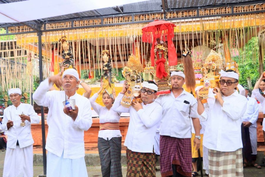 podiumnews.com-Pemkot Denpasar Gelar Bhakti Penyineban Pujawali Pura Agung Lokanatha