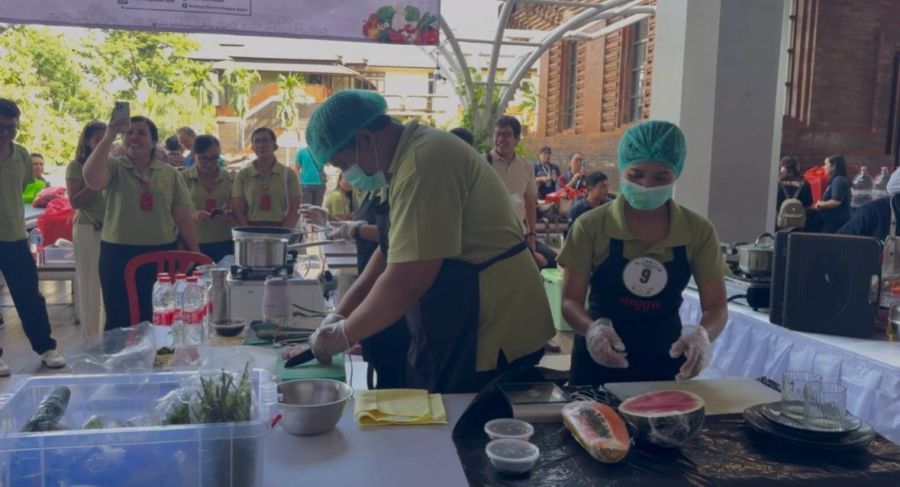 Suasana Lomba Masak Menu Isi Piringku diikuti oleh 14 Rumah Sakit (RS) di Kota Denpasar, yang digelar di Gedung DNA, Lumintang beberapa waktu lalu . (foto/sukadana)