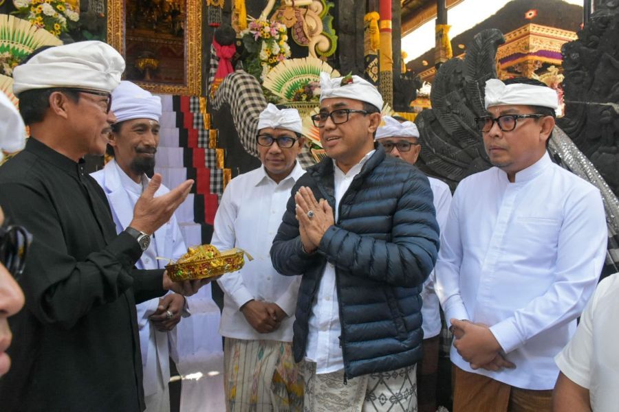podiumnews.com-Pemkot Denpasar Ngaturang Bhakti Penganyar di Pura Tuluk Biyu dan Pura Hulundanu Batur