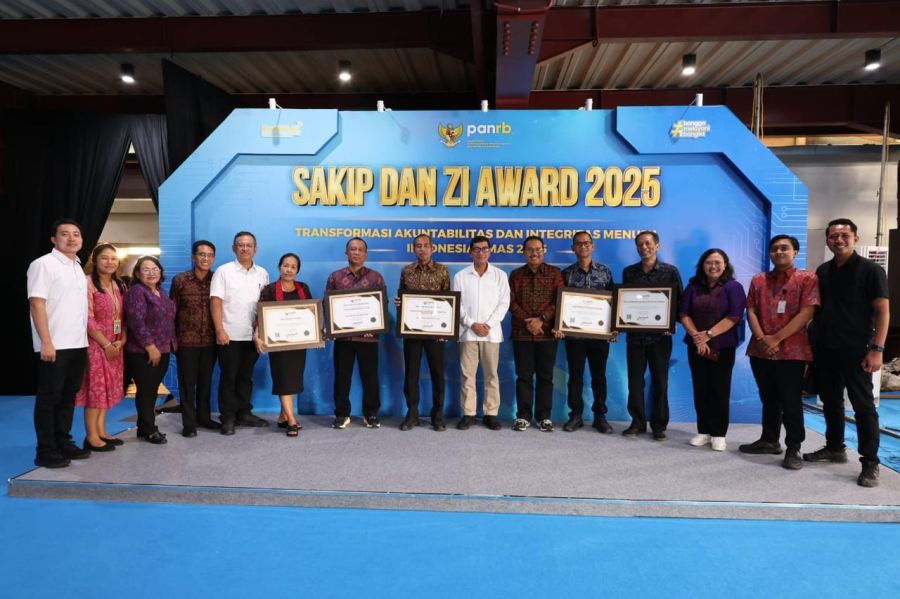 podiumnews.com-Pemkot Denpasar Raih Penghargaan Zona Integritas WBK dan WBBM