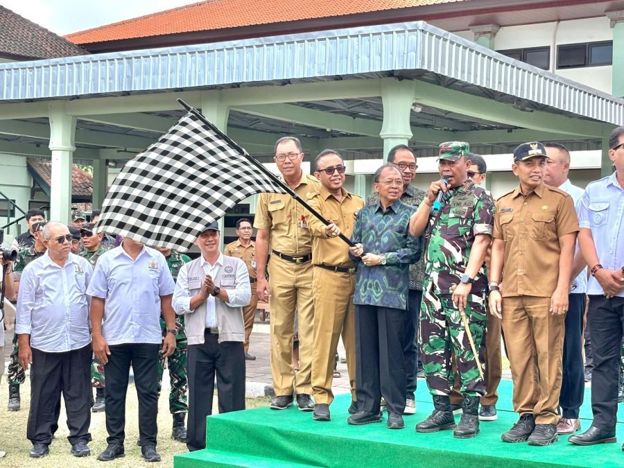 podiumnews.com-Pemkot Denpasar Salurkan Bantuan Rp700 Juta untuk Korban Gempa NTT