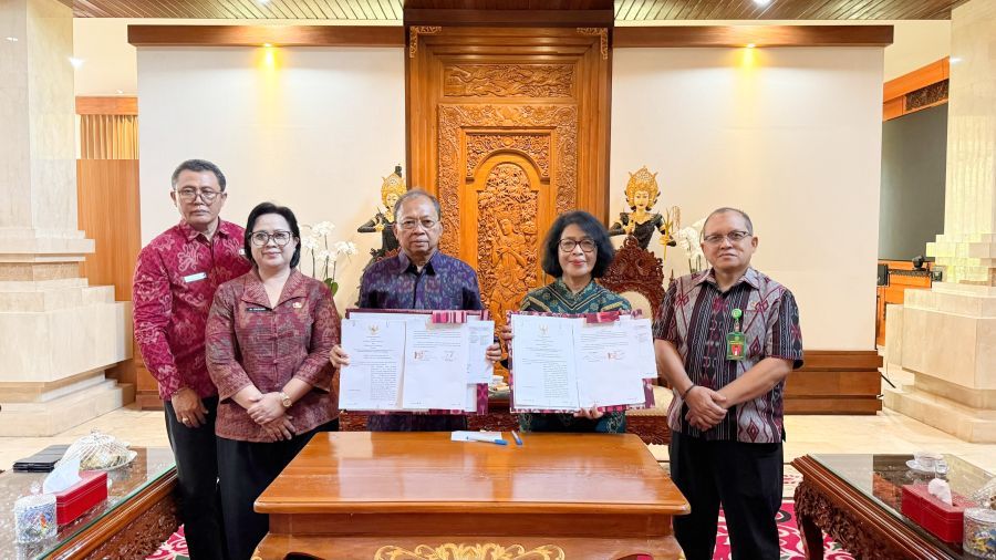Gubernur Bali Wayan Koster menerima Kepala Pengadilan Tinggi Denpasar, Dr. Ifa Sudewi, S.H., M.Hum. dan menandatangani nota kesepahaman, di Rumah Jabatan Gubernur Bali, Jaya Sabha, Denpasar, Jumat (25/9/2026) pagi. (foto/sukadana)