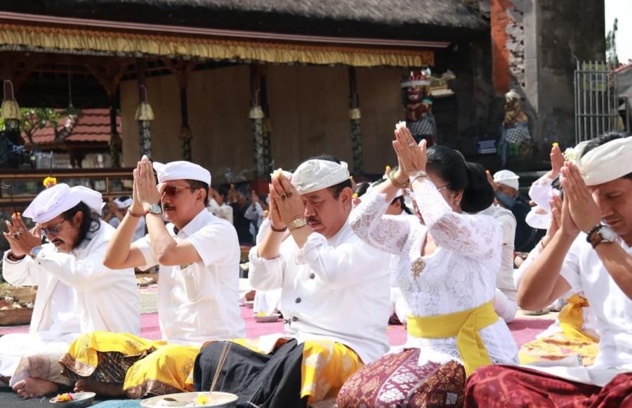 podiumnews.com-Pemprov Bali Gelar Upacara Bhumi Sudha di Pura Ulun Danu Batur dan Pura Pengubengan 