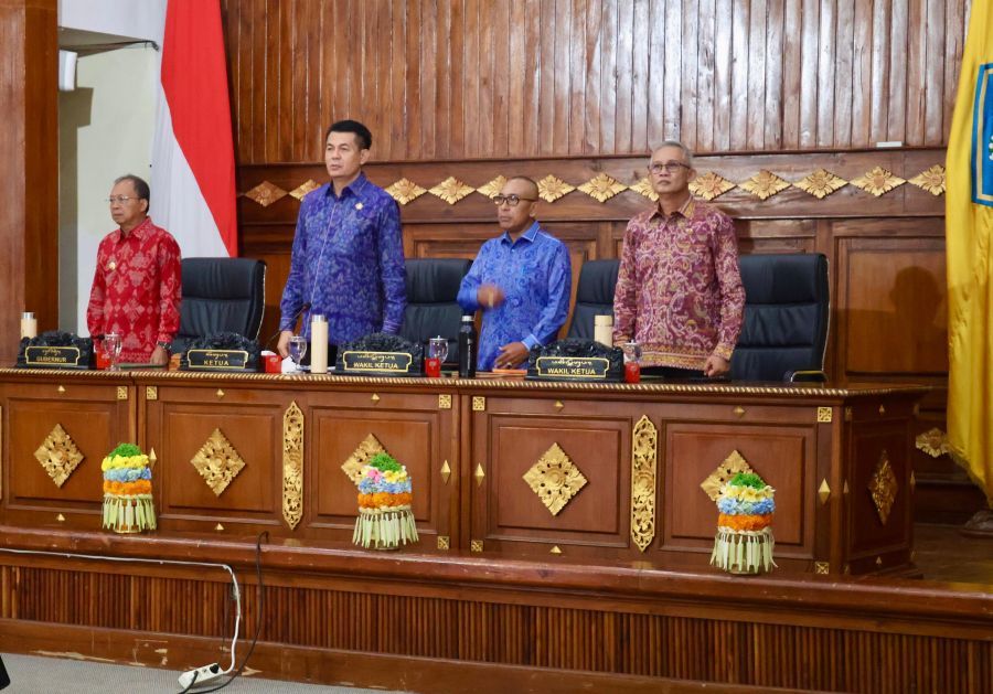 Gubernur Bali, Wayan Koster menyampaikan penjelasan terkait Raperda Provinsi Bali tentang Penambahan Penyertaan Modal Daerah kepada PT. Bank Pembangunan Bali (BPD Bali) pada rapat Paripurna ke-21 Masa Persidangan II Tahun Sidang 2025-2026 di Wiswa Sabha Utama Kantor Gubernur Bali, di Denpasar, Rabu (14/1/2026). (foto/sukadana)