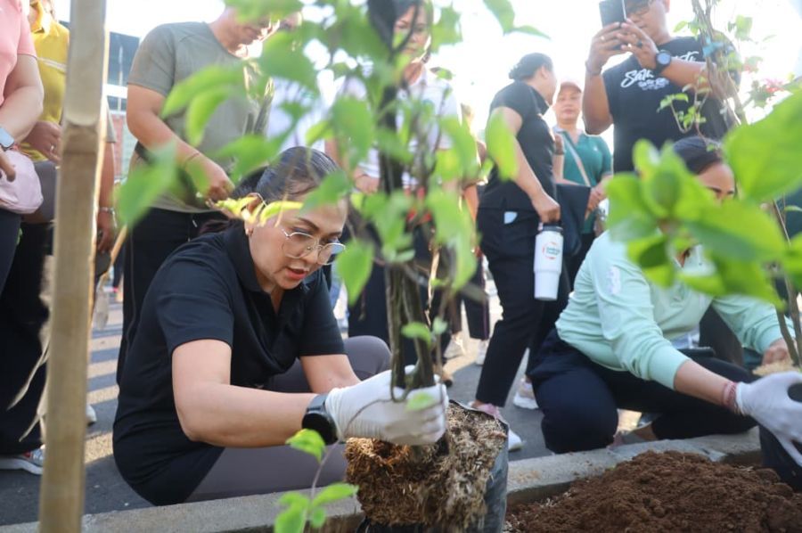 podiumnews.com-Penghijauan PKK Badung Dukung Pariwisata Berkelanjutan