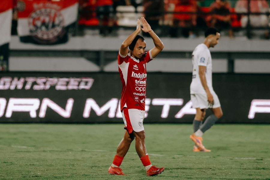 Penyerang Bali United FC, Irfan Jaya tak melakukan selebrasi setelah menceploskan gol ke gawang PSM Makassar di Stadion Kapten I Wayan Dipta, Gianyar, Bali, Senin (27/4/2026) sore. (baliutd)