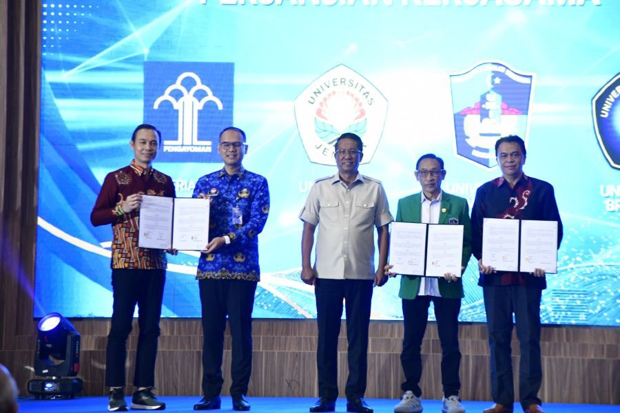 Badan Strategi Kebijakan (BSK) Hukum Kementerian Hukum RI bekerja sama dengan Lembaga Administrasi Negara (LAN) menggelar Kick Off Meeting Forum Komunikasi Kebijakan (FKK) Tahun 2026, di Graha Pengayoman Kementerian Hukum (Kemenkum), Jakarta Selatan, yang dilaksanakan secara hybrid, Rabu (17/6/2026). (foto/Kemenkum)