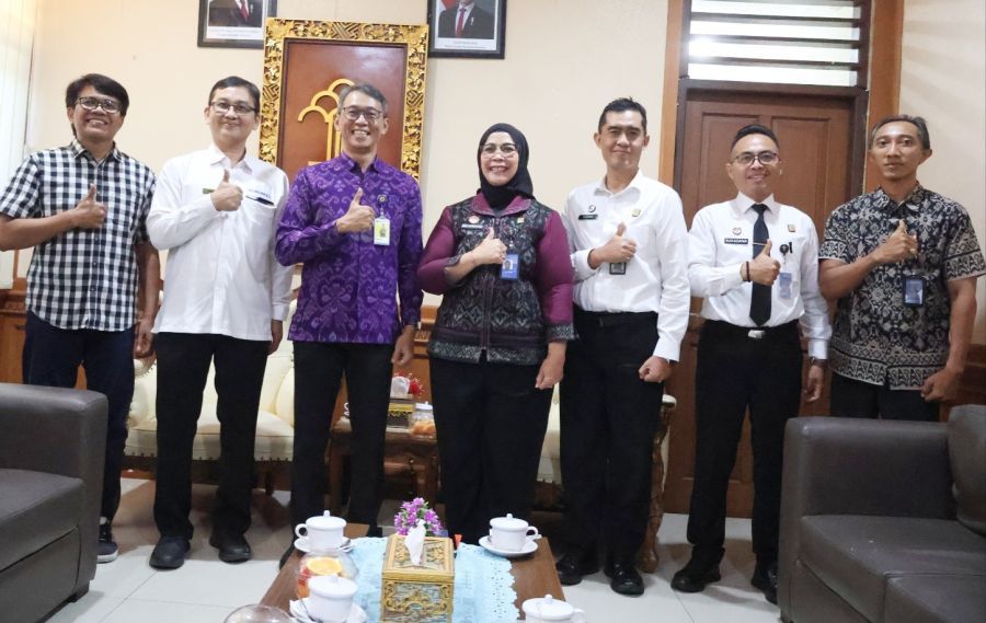 Kantor Wilayah Kementerian Hukum Bali menerima audiensi dari Kantor Wilayah Direktorat Jenderal Pajak (DJP) Bali di Ruang Arjuna, Denpasar, Bali, Selasa (14/7/2026). (foto/Kanwil Kemenkum Bali)