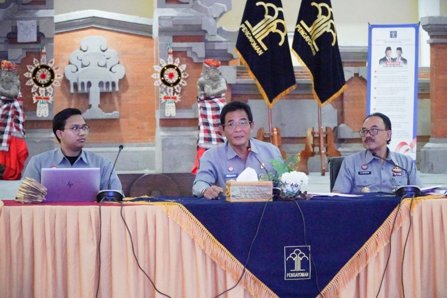 Kantor Wilayah Kementerian Hukum Bali memberikan pengarahan kepada 22 orang calon warga negara Indonesia yang akan mengikuti pengambilan sumpah kewarganegaraan Republik Indonesia pada 29 Juni 2026 mendatang. Kegiatan tersebut dilaksanakan di Aula Dharmawangsa Kantor Wilayah Kementerian Hukum Bali, di Denpasar, Senin (15/6/1026). (Kanwil Kemenkum Bali)
