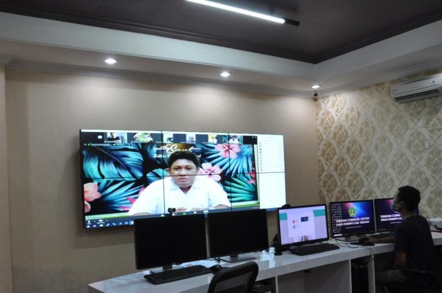 podiumnews.com-Bupati Eka Dorong Perusda Berperan Aktif Atasi Kelangkaan APD