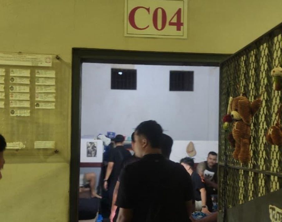 Petugas gabungan dari Direktorat Jenderal Pemasyarakatan (Ditjenpas), BNN, dan kepolisian melakukan razia di Lapas Kerobokan, Kuta Utara, Badung, Bali, Rabu (20/5/2026). (foto/hes)