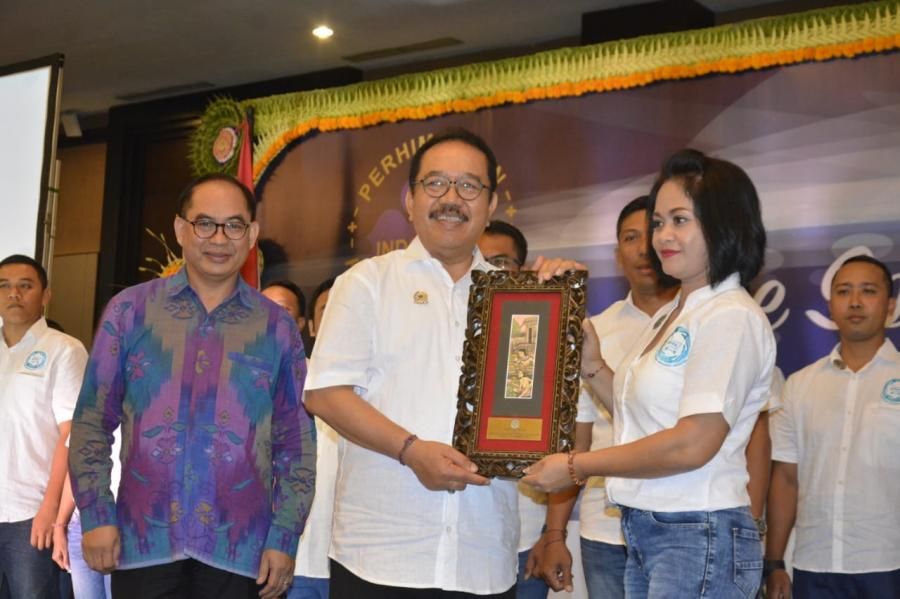 podiumnews.com-Wagub Cok Ace Harap Sektor Pariwisata Berkontribusi Pada Sektor Pertanian