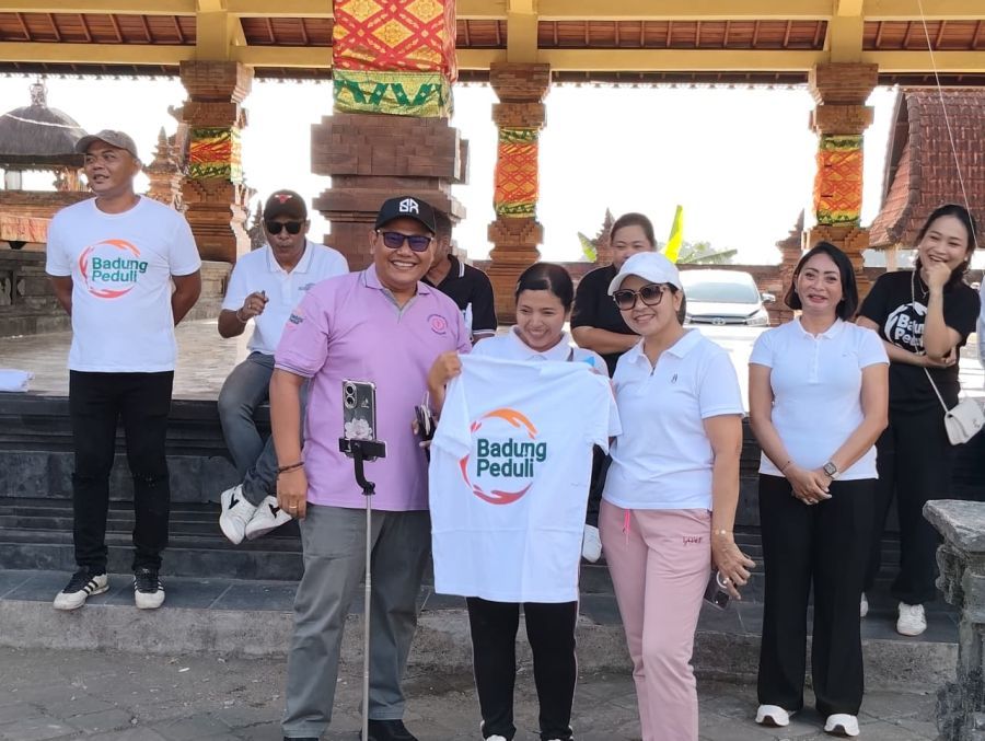Ketua TP PKK Kabupaten Badung sekaligus Pembina Badung Peduli, Ny. Rasniathi Adi Arnawa saat mengikuti Kegiatan Ayo Sehat Bersama di Areal Wantilan Subak Blahkiuh, Desa Blahkiuh, Kecamatan Abiansemal, Badung, Bali, Jumat (2/10/2026) pagi. (foto/adi)