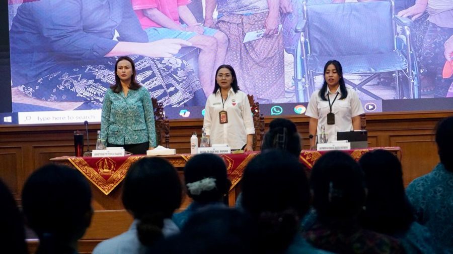 Ketua TP. PKK Badung, Nyonya Rasniathi Adi Arnawa, bersama Sekretaris I TP. PKK Nyonya Yunita Alit Sucipta, menggelar Rakor TP. PKK Badung Tahun 2026 di Ruang Kertha Gosana, Puspem Badung, Bali, Rabu (4/3/2026). (foto/adi)