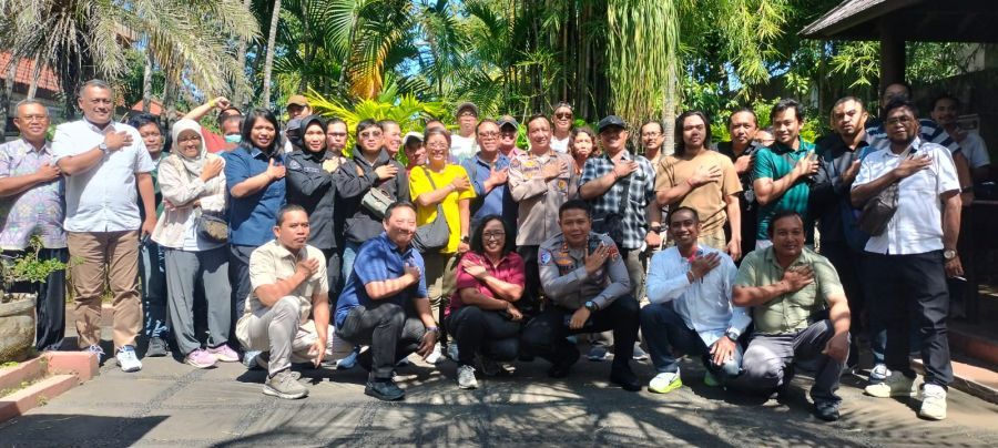 Kabid Humas Kombes Pol Ariasandy S.I.K., melaksanakan acara Media Gathering Tahun 2026, di salah satu restoran di Renon, Denpasar, Bali, Kamis (11/6/2026). (foto/hes)