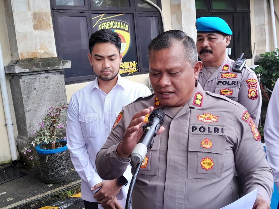  Satuan Reskrim Polres Badung mengungkap kasus dugaan korupsi di LPD Mambal, Abiansemal, Badung, Bali. (foto/hes)