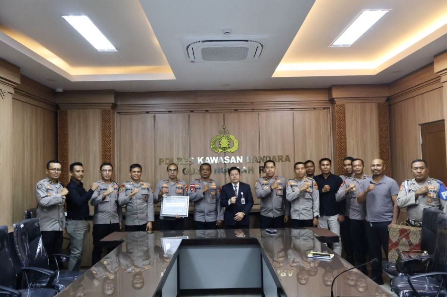 podiumnews.com-Polres Bandara Ngurah Rai Terima PRESISI Award dari Lemkapi