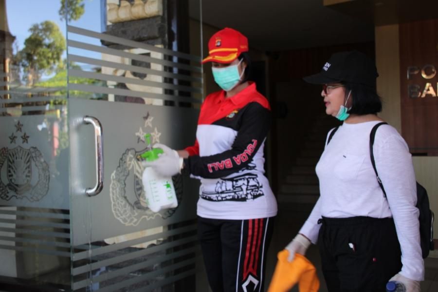 podiumnews.com-Cegah Virus Corona, Polres Badung Gelar Aksi Bersih-bersih