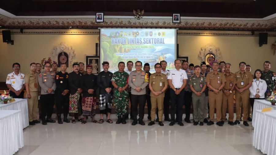Polresta Denpasar menggelar Rapat Koordinasi (Rakor) Lintas Sektoral Operasi Ketupat Agung 2026 di Gedung Pesat Gatra Lantai III Polresta Denpasar, Bali, Senin (9/3/2026). (foto/hes)