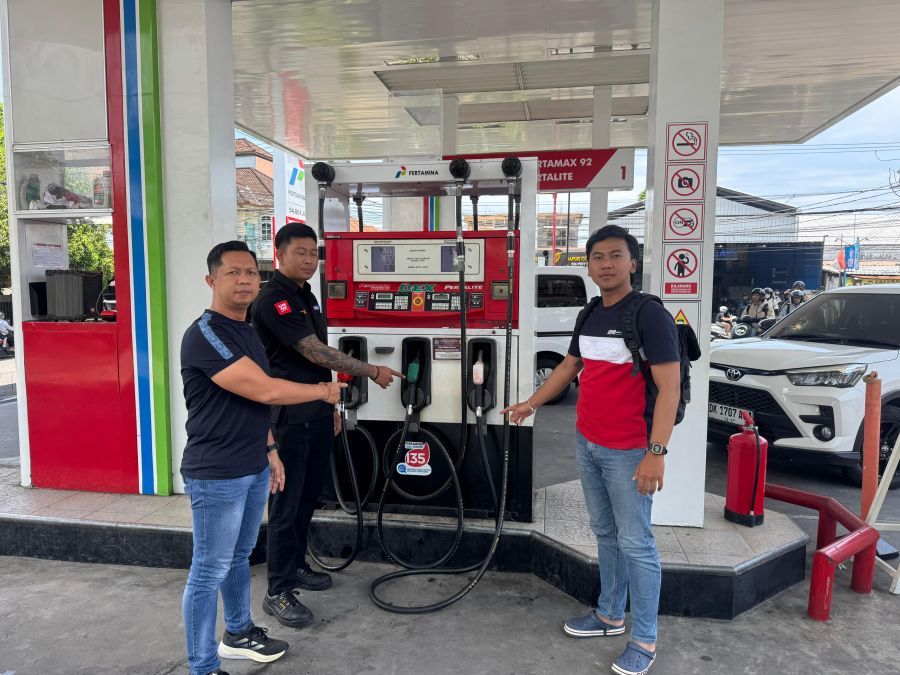 Polisi masih menyelidiki kasus dugaan adanya mobil tangki yang dimodifikasi sedang membeli Bahan Bakar Minyak (BBM) jenis Pertalite di sebuah SPBU No. 54.801.42 di Jalan Tukad Yeh Aya, Panjer, Denpasar Selatan, Denpasar, Bali. (foto/hes)