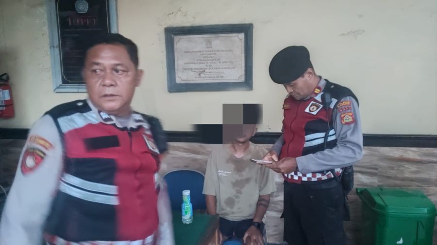 JJPP yang mengancam karyawan sebuah mini store di Padang Luwih, Desa Dalung, Kuta Utara, Badung, Bali, Sabtu (20/12/2025). (foto/hes)